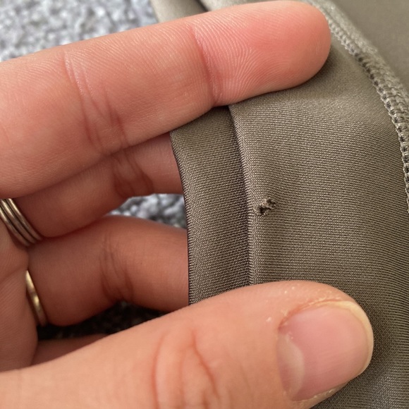 Alo | Airlift High Waist Leggings in Olive Branch - Picture 4 of 4